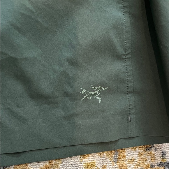 Arc'teryx Cala Dress Green XS excellent condition - like new - Picture 5 of 6
